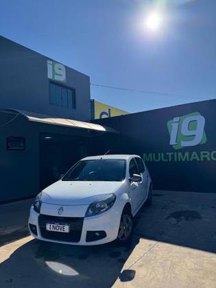 RENAULT SANDERO 1.0 AUTHENTIQUE 16V FLEX 4P MANUAL RENAULT SANDERO 1.0 AUTHENTIQUE 16V FLEX 4P MANUAL